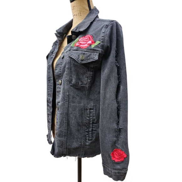 Premium Denim Hammer Jean Jacket With Rose And Tiger Embroidery. - Picture 6 of 10